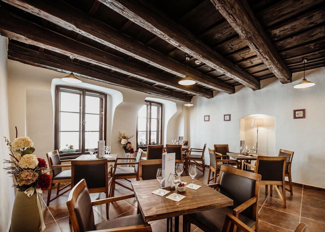 Penzion Vino Hruska Pardubice Dış mekan fotoğraf