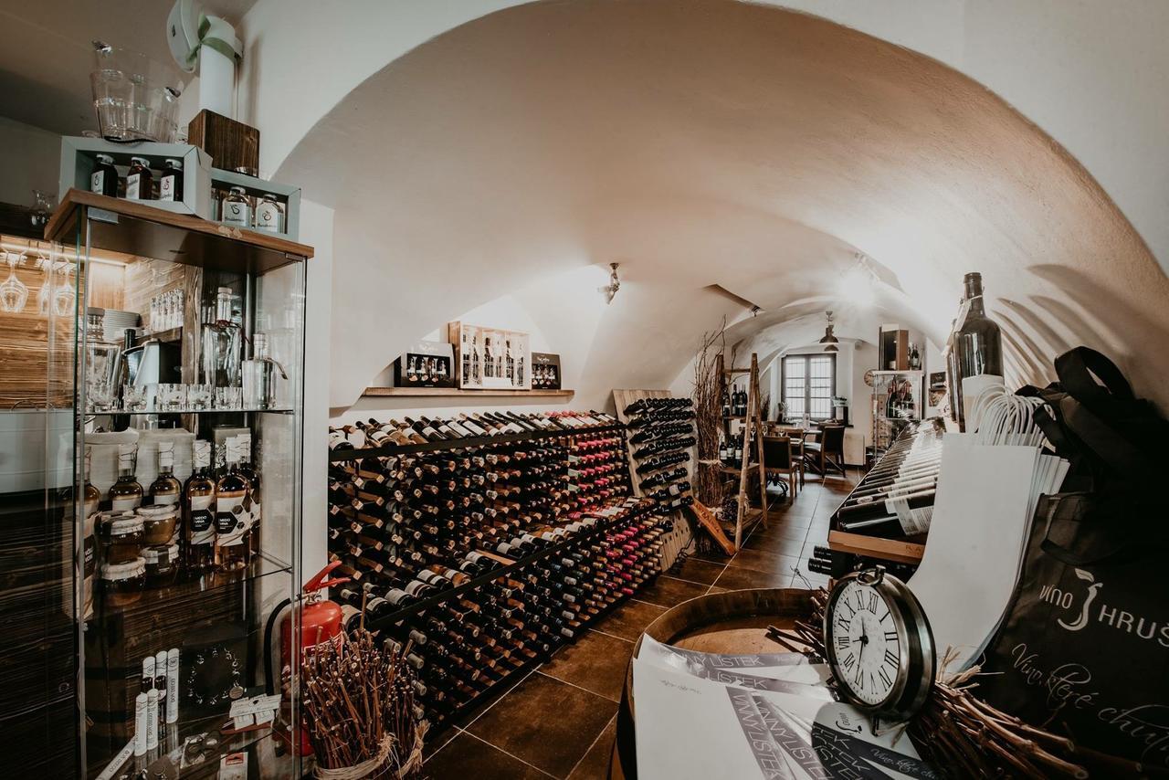 Penzion Vino Hruska Pardubice Dış mekan fotoğraf